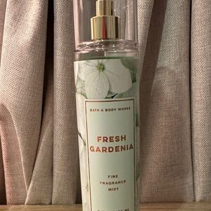 Bath & Body Works Fresh Gardenia Mist - White and Gold
